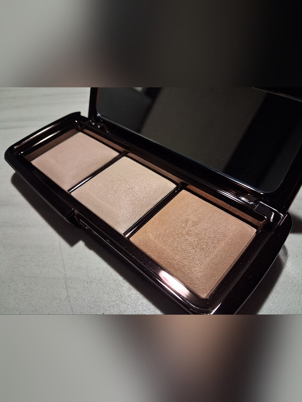 NEW/AUTHENTIC HOURGLASS Neutral Shimmer Face Palette Highlighter & Bronzer